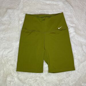 Nike Dri-Fit High-Rise Biker Shorts Green Small